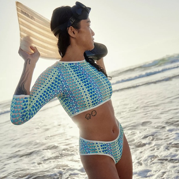 NWOT OneOne Camellia Surf Top / Swim / Crop Top - Picture 2 of 9